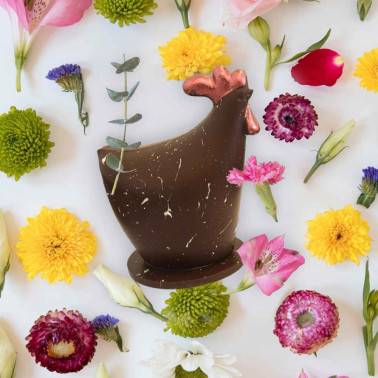 POULE DE PAQUES GARNIE - CHOCOLAT NOIR - 14CM